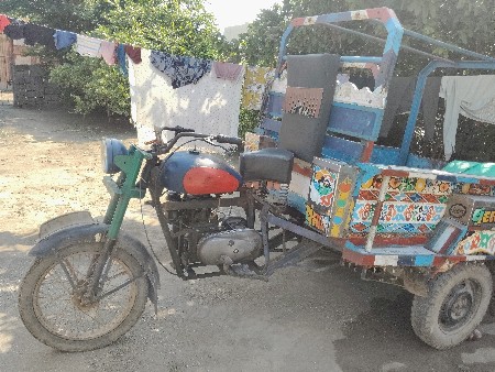 રીક્ષા વેચવાની છે