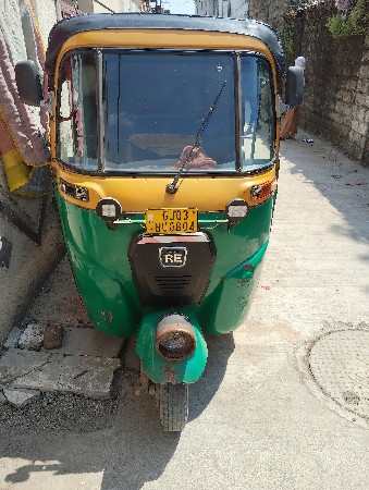 રીક્ષા ટુ સ્ટોક કૉમપેક  Rixa
