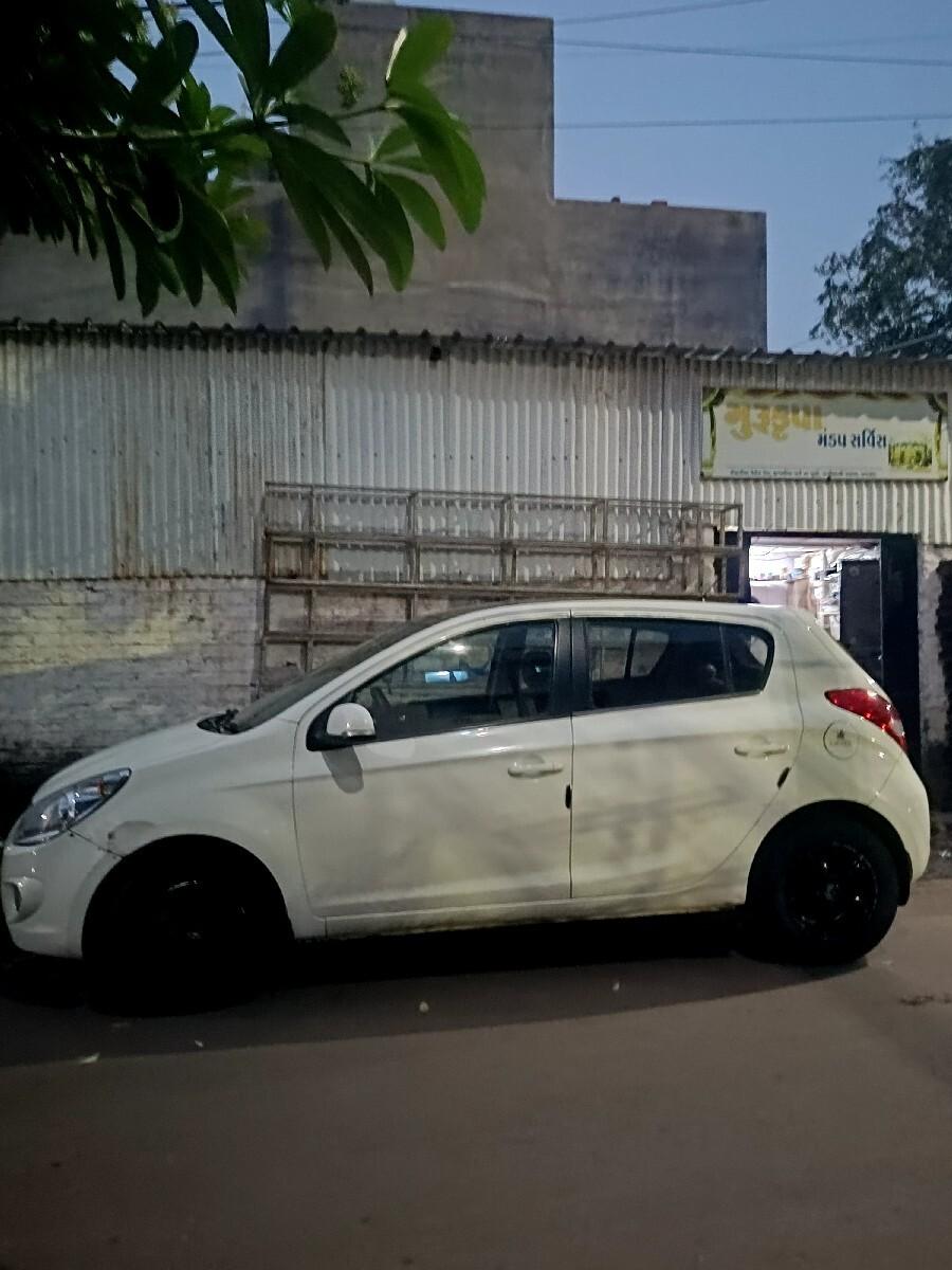 i20 asta