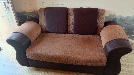 sofa bechne ka hai