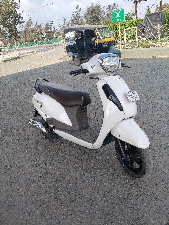 7069943686
