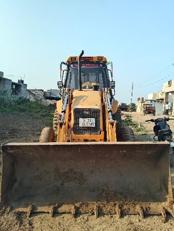 જેસીબી વેચવાનું છે