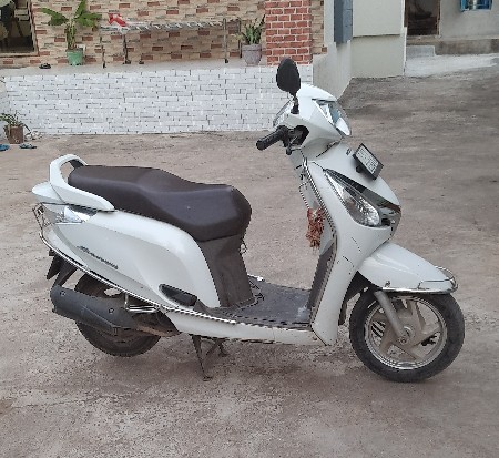 હોન્ડા એક્ટિવા વેસવાનું છે.