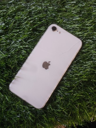 I PHONE SE 2