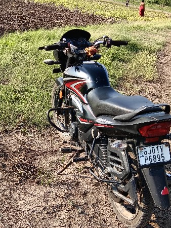 ગાડી વેચવાની છે ભાઈ કંપલીટ ગાડી