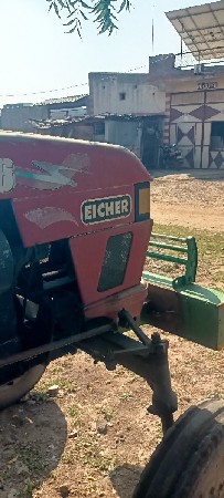 ટ્રેકટર વેચવાનું છે