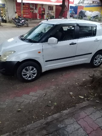 ફોરવીલ વેચવાની છે