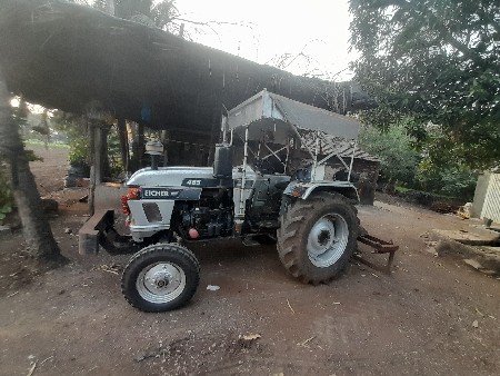 ટેકટર વેચવાનુ છે
