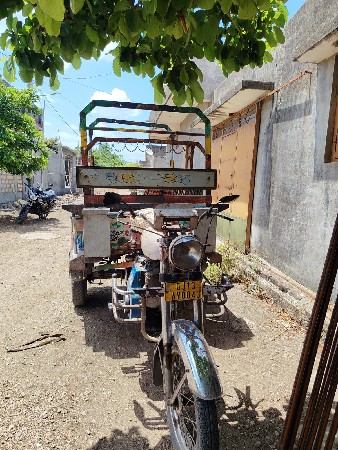 રીક્ષા વેચવાની છે