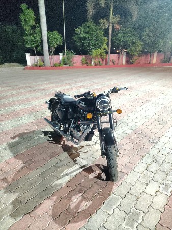 Bullet classic 350 colour black