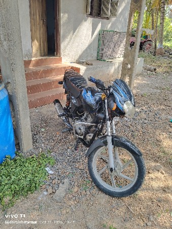 બજાજ ડિસ્કવર ૧૨૫ cc વેચવાની છે