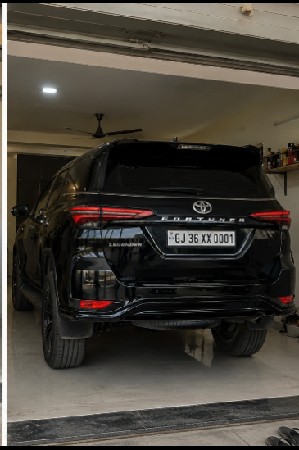 fortuner legender black