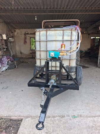 આ દવા છાટવાનો ટાકો વેચવાનો છે