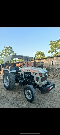 ટ્રેકટર વેચવાનું છે