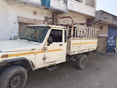 વેચવાની સે ગાડી બોલેરો પીકપ