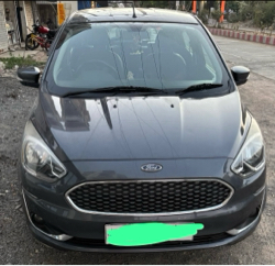 ફોરવીલ કાર વેચવાની છે.