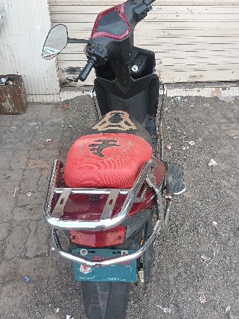 ઈ બાઈક વેચવાની છે 
બેટરી વારી ગાડી