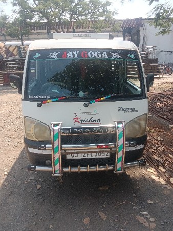 મહેન્દ્ર મેકસીમો મિનિવાન