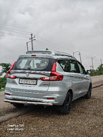 ફોર વ્હીલ-કાર વેચવાની છે