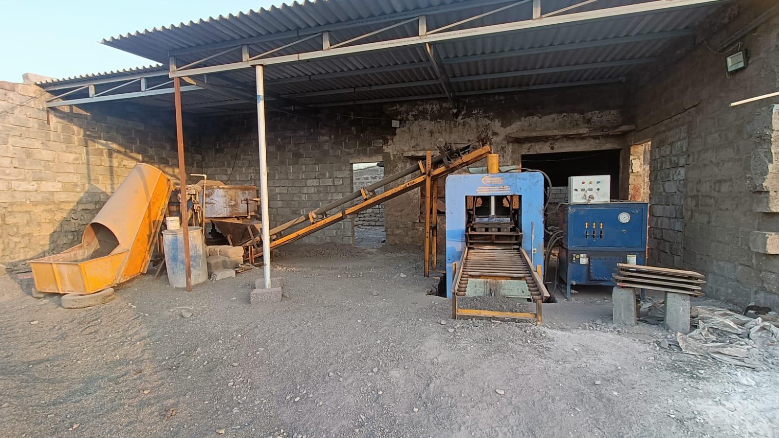 🏭 ફ્લાય એશ બ્લોક બનાવવાનું મશીન વેચવાનું છે.