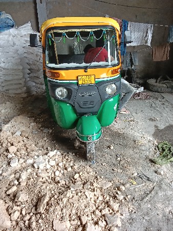 bajaj maxima z