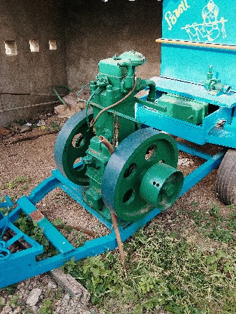 હાલર વેચવાનો છે