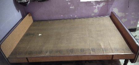 પલંગ વેચવાનો છે