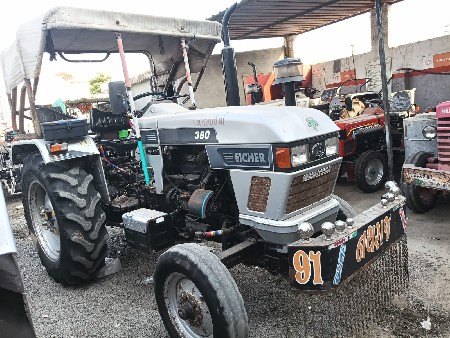 Eicher 380 Top Model