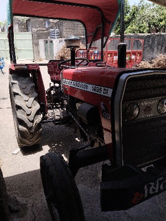 Massey 1035  40 HP