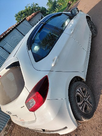 ફોર વિલ વેચવાની છે.