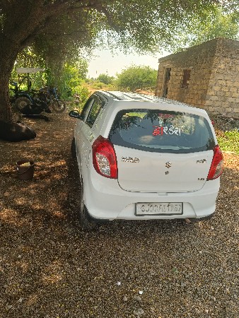 ફોરવિલ ના સાટા માં ભેંસ જોયે છે