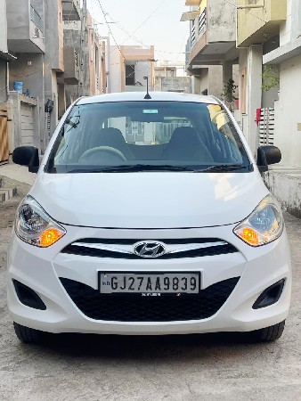 Hyundai i10 Megna Petrol