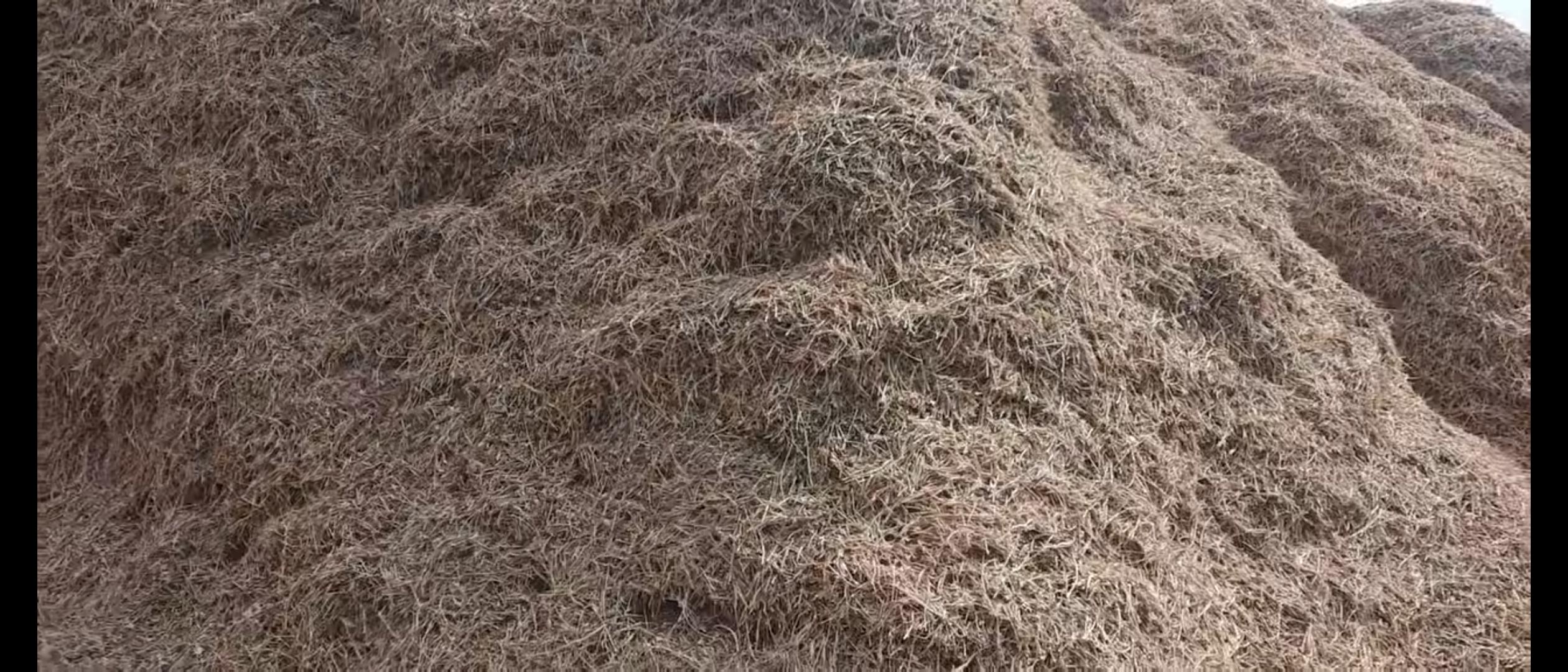 મગફળી નો ભૂકો (પાલો) વેચવાનો છે...
