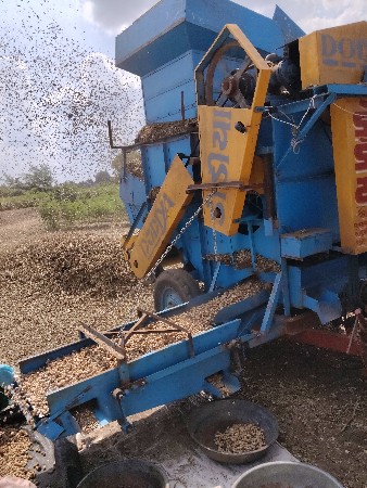 પટાવાળો મગફળીનું થ્રેસર
