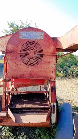 સમ્રાટ નું થ્રેસર વેચવાનું છે