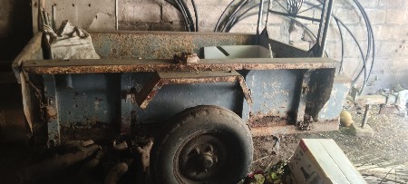 ટેલર વેચવાનું છે