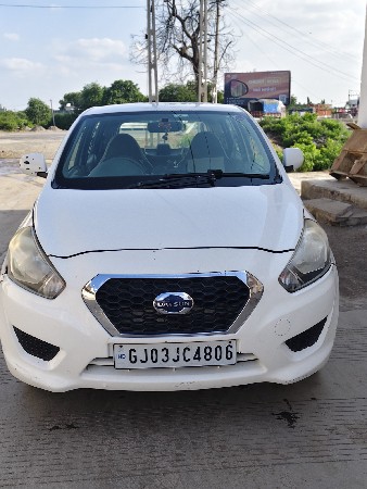 ફોર વ્હીલ-કાર વેચવાની છે