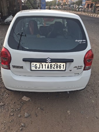 ફોર વ્હીલ-કાર વેચવાની છે