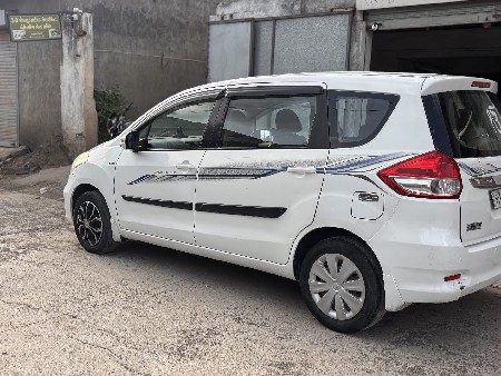 વેચવાની છે