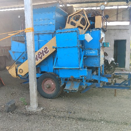 આ થ્રેસર વેચવાનો છે