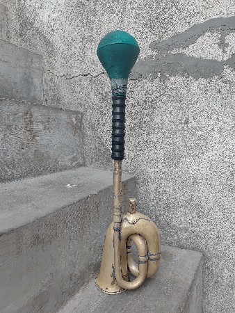BAJAJ atti horn bra antic