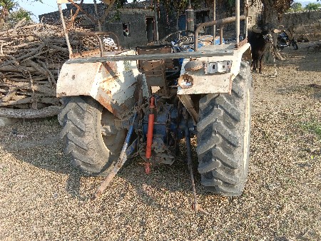 TRACTOR
