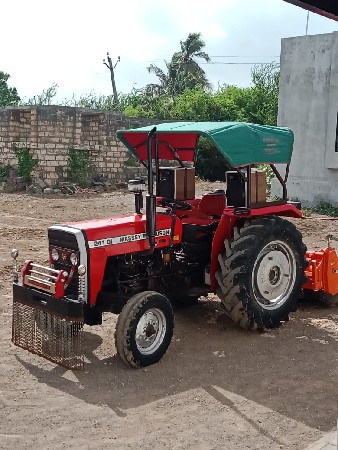 ટ્રેક્ટર વેચવાનું છે
