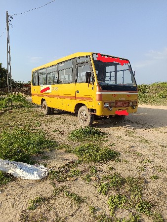 સ્કૂલ બસ  મોડલ 2004  34 સીટ