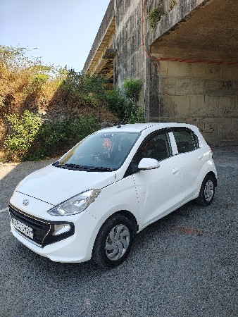 Hyundai Santro વેચવાની છે