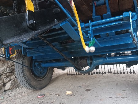 છકડો રિક્ષા વેચવાની છે