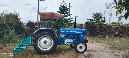 trector ford 3600
