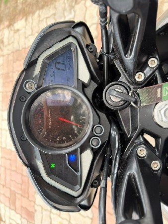 bajaj pulsar વેચવાનું છે