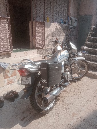 વેચવાની છે