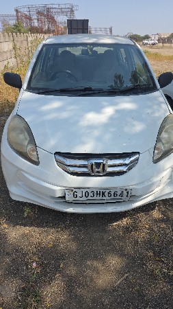 હોન્ડા અમેઝ વેચવા ની છે